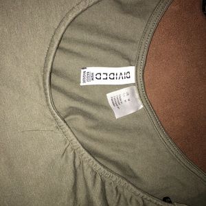 Oval neck rip knit front and back